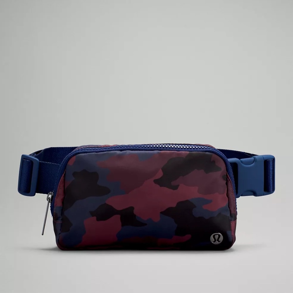 Lululemon Everywhere Belt Bag